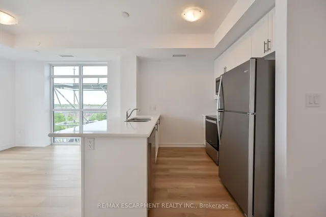 Additional image 6 of 470 Dundas St Unit 611