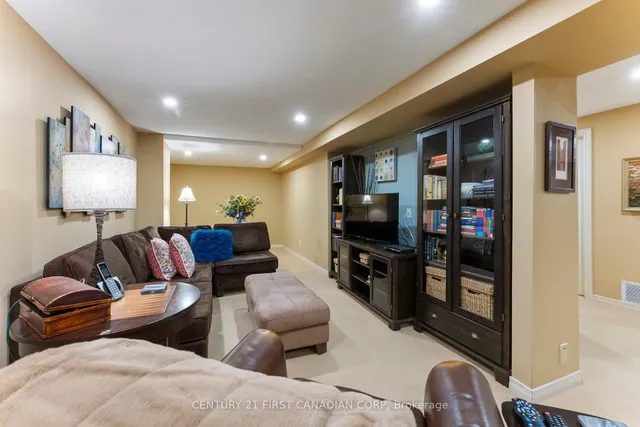 Additional image 36 of 1224 Nathaniel Cres