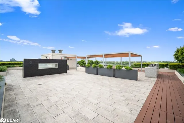 Additional image 32 of 2 Old Mill Dr Unit 103