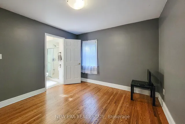 Additional image 24 of 131 Erindale Ave