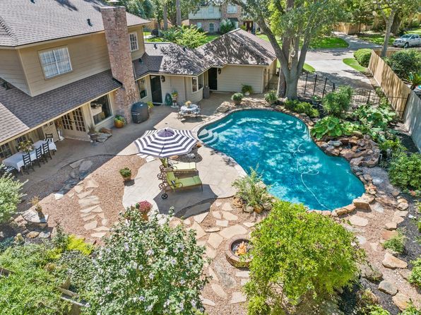 5610 Edgewick Ct, Houston, TX 77069