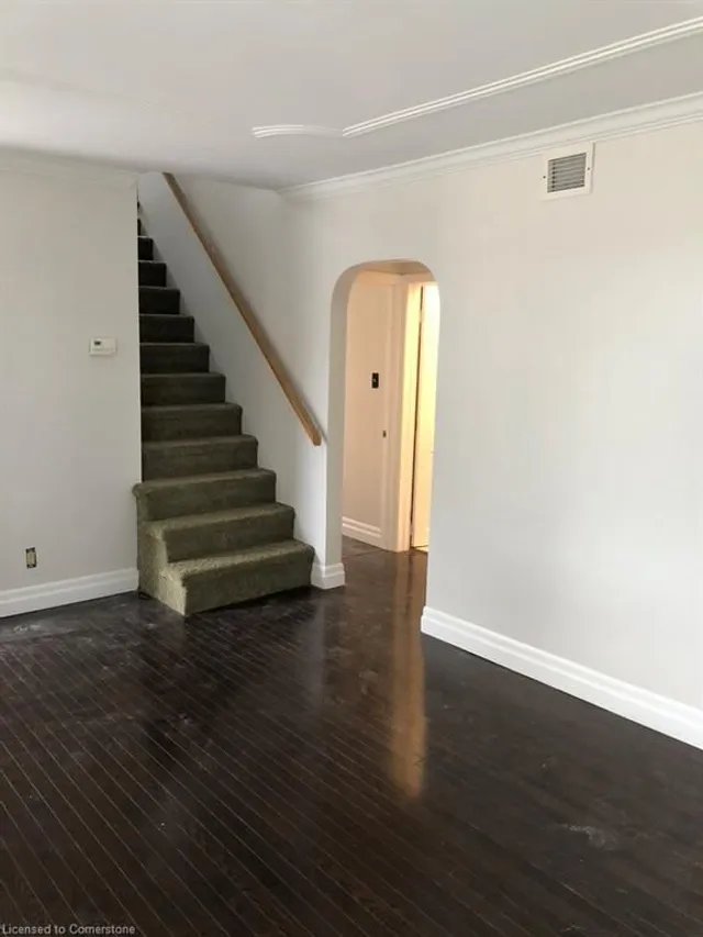 Additional image 12 of 839 Stirling Ave