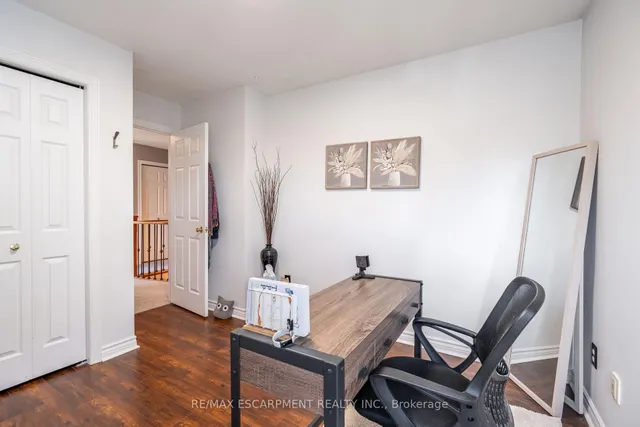 Additional image 25 of 2431 Baxter Cres