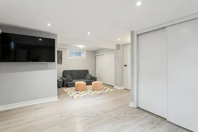 Additional image 34 of 62 LAWRENCE Ave