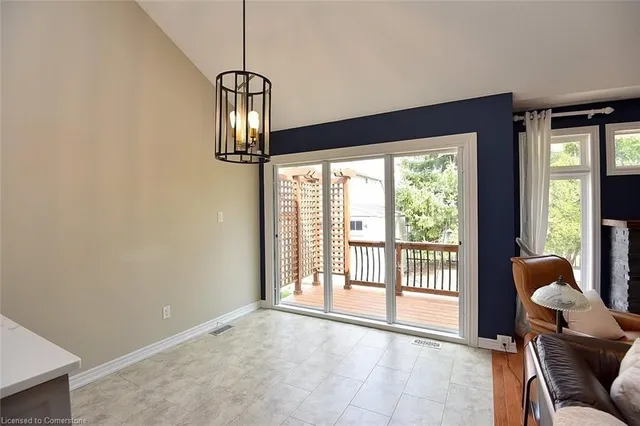 Additional image 18 of 31 Blasdell Crt