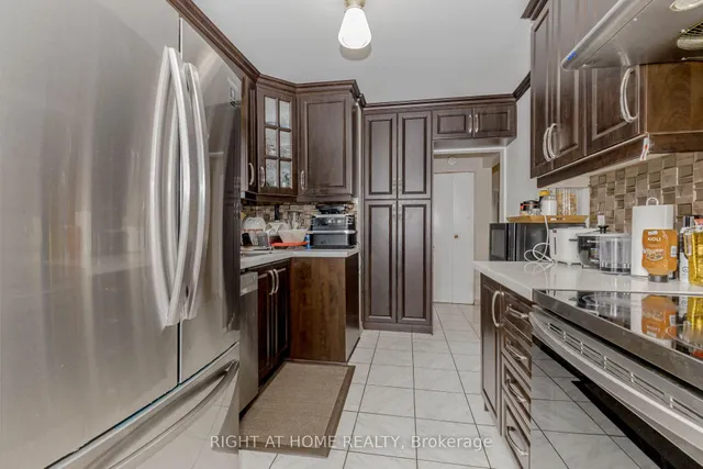 Additional image 13 of 132 Laurel Ave