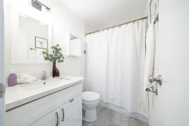 Additional image 22 of 132 Stillwater Cres