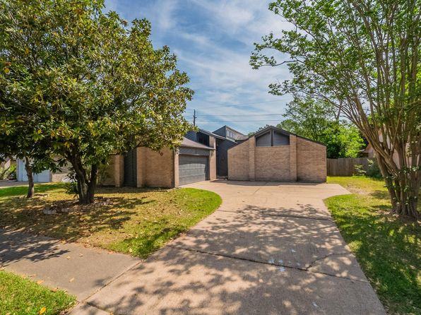 8810 Enchanted Forest Dr, Houston, TX 77088