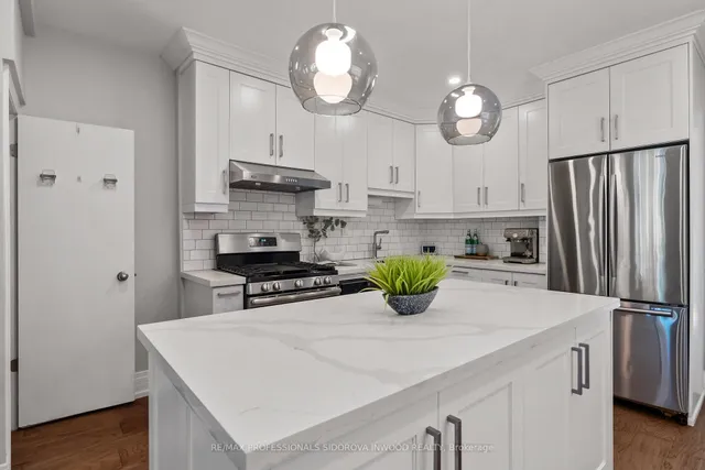 Additional image 11 of 242 Harvie Ave