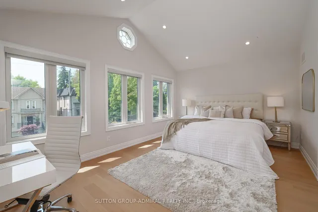 Additional image 27 of 528 Douglas Ave