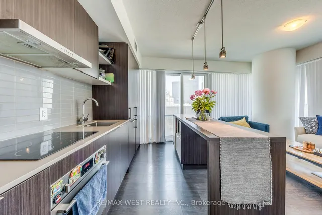 Additional image 7 of 100 Harbour St Unit 2004