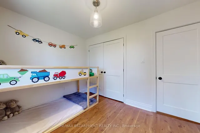 Additional image 20 of 14 Algonquin Ave