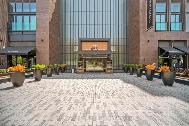 455 Wellington St Unit 301