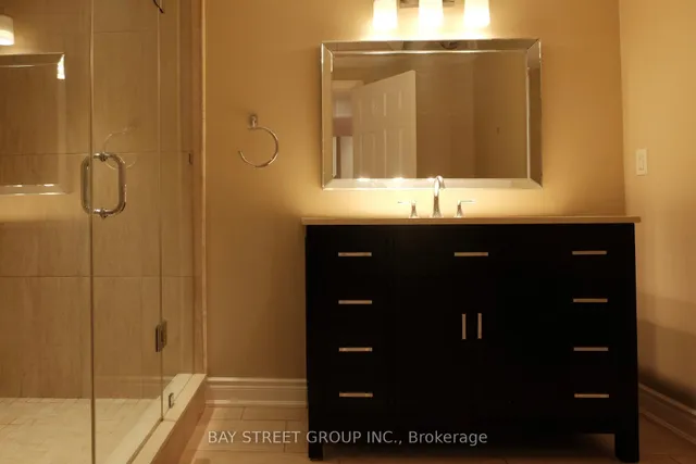 Additional image 33 of 385 Ambleside Dr