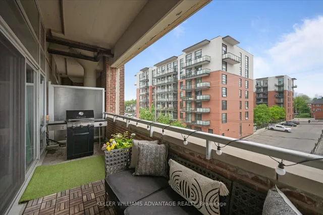Additional image 11 of 233 Carlaw Ave Unit 302