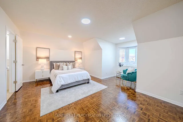 Additional image 22 of 45 Oak Knolls Cres