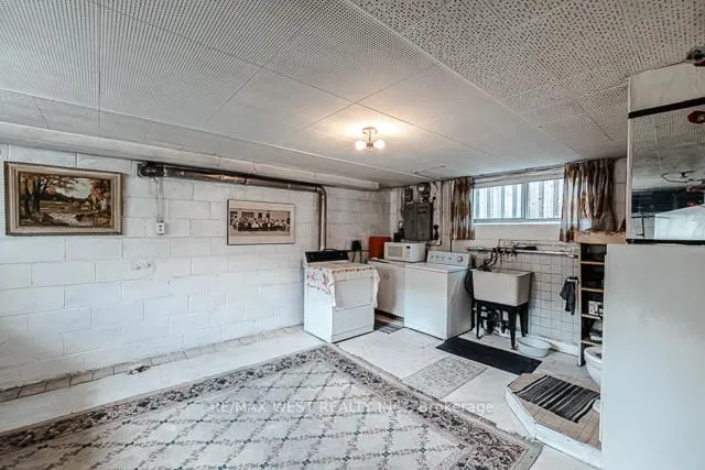 Additional image 5 of 1081 Islington Ave