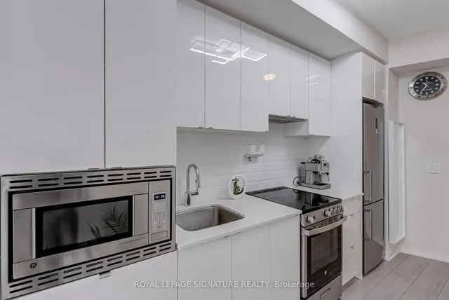 Additional image 4 of 49 East Liberty St Unit 1501