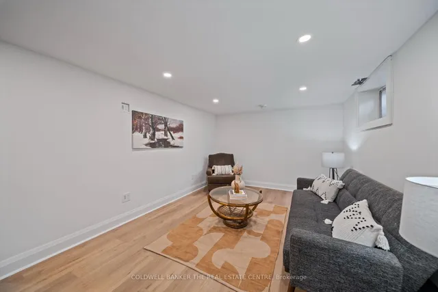 Additional image 24 of 135 Lord Roberts Dr