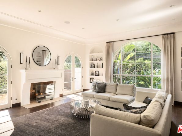 330 N Carmelina Ave, Los Angeles, CA 90049