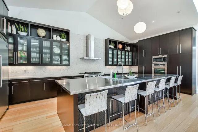 Additional image 11 of 106 CUMMING Crt