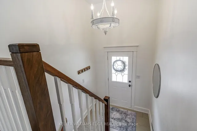 Additional image 4 of 2181 Lancaster Cres