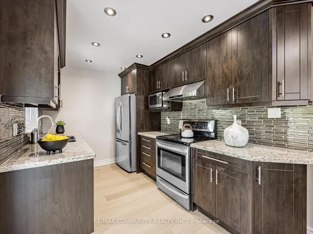 Primary image of 87 Lowry Sq