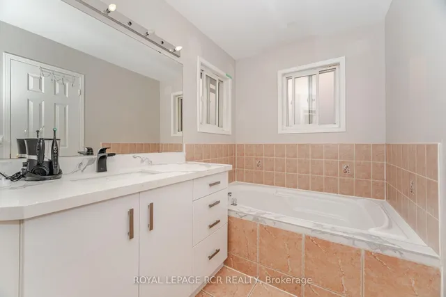 Additional image 17 of 127 Tiller Tr