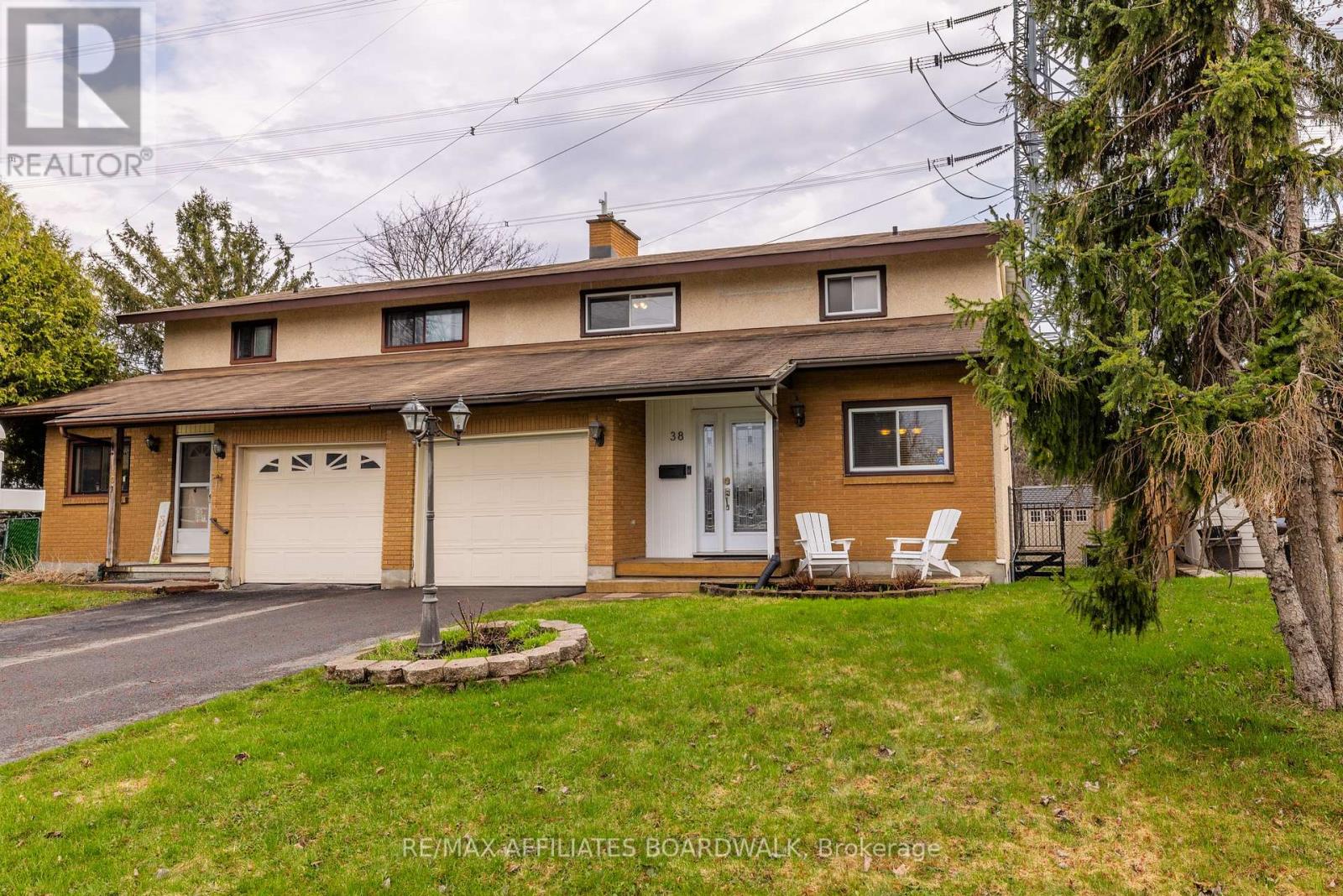 38 NESTOW DRIVE|Ottawa, Ontario K2G3X8
