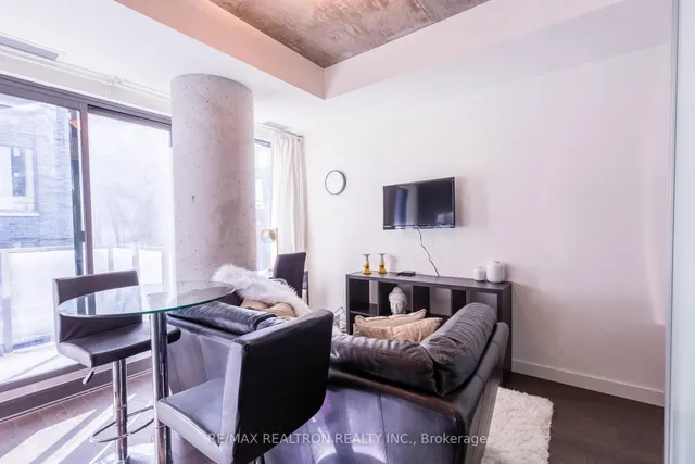 Additional image 10 of 111 Bathurst St Unit 1001