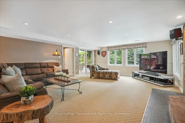 Additional image 31 of 5590 STEELES Ave