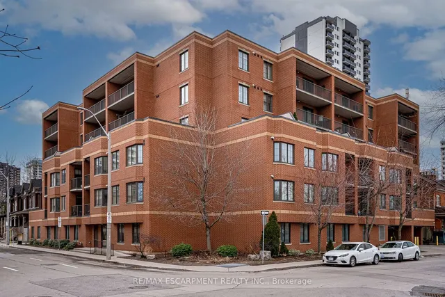 47 Caroline St Unit 210