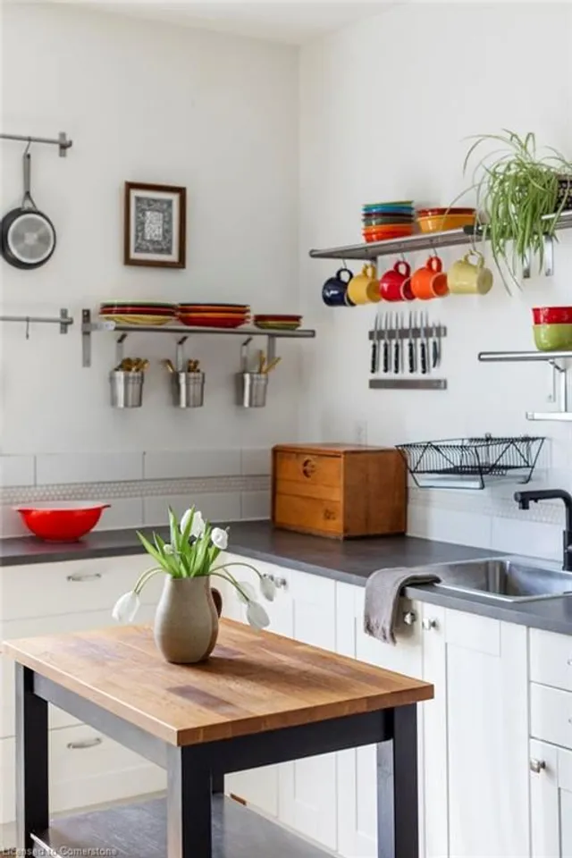 Additional image 15 of 47 Mayflower Ave