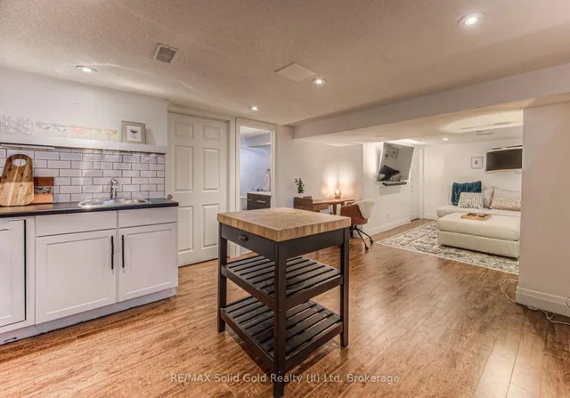 Additional image 24 of 742 Elizabeth St