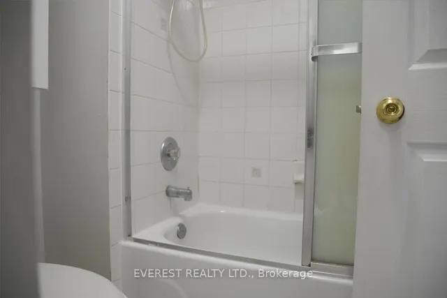 Additional image 22 of 25 Bridlegrove Dr