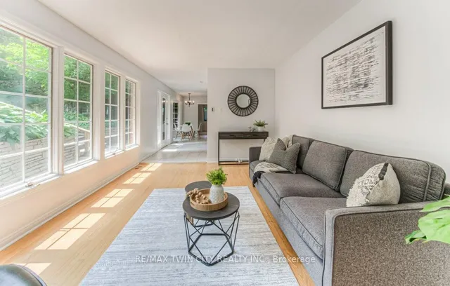 Additional image 16 of 211 RIPPLEWOOD Cres