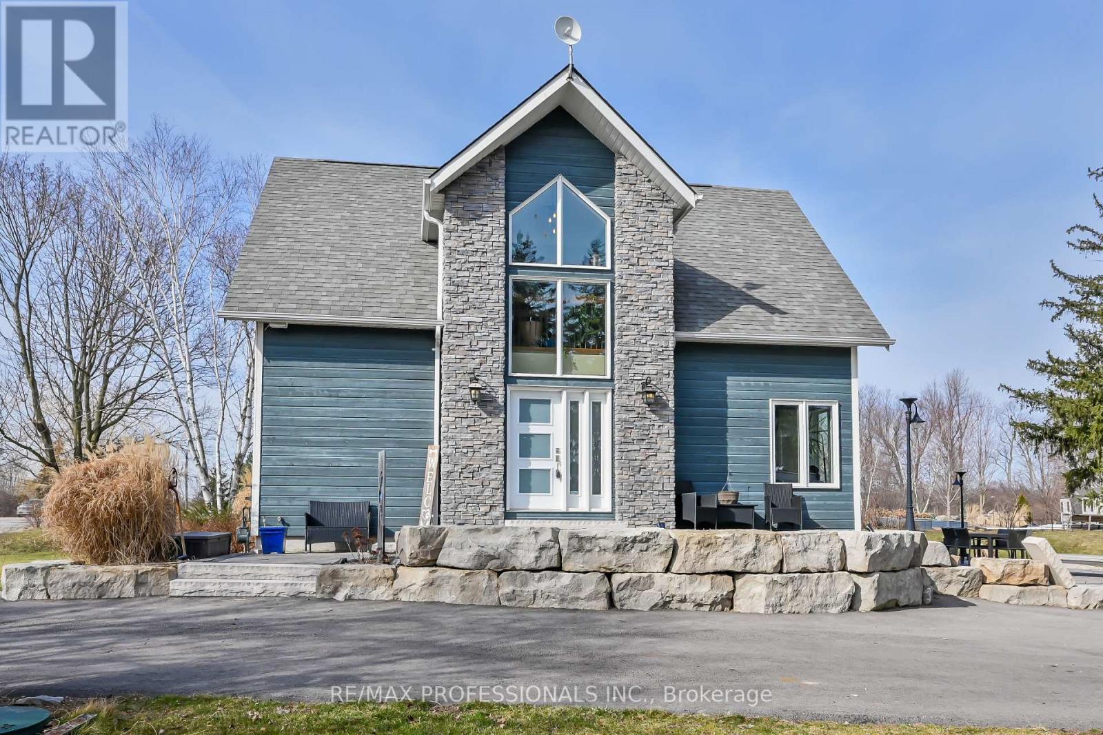 Property image for 195 HWY 5 W|Hamilton, Ontario L9H5E2