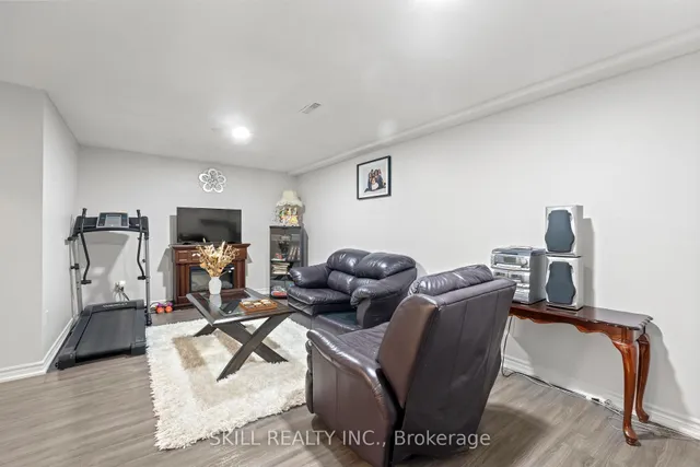 Additional image 23 of 71 Briarwood Ave