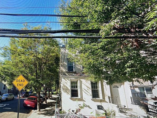 5220 102nd St, Flushing, NY 11368