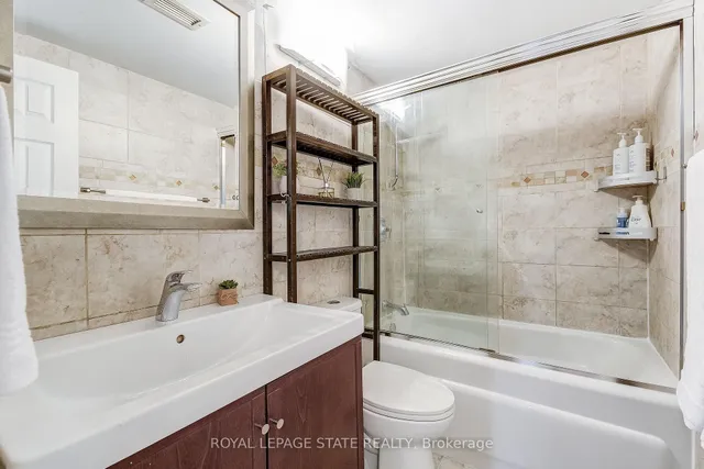 Additional image 18 of 975 Warwick Crt Unit B1