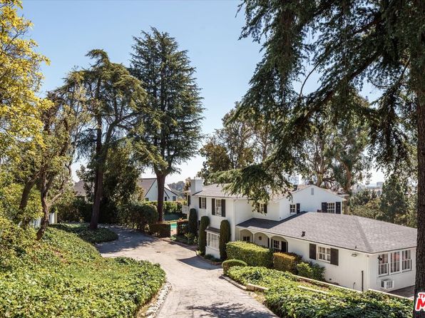 10810 Ambazac Way, Los Angeles, CA 90077