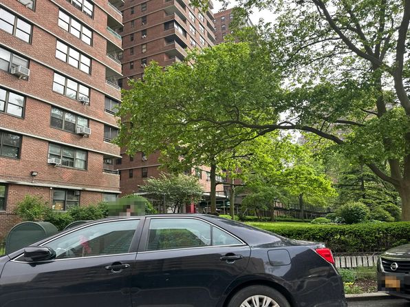 413 Grand St APT F1606, New York, NY 10002