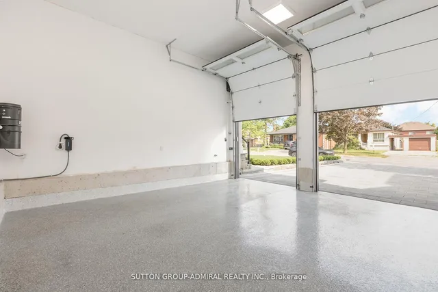 Additional image 30 of 125 Regina Ave