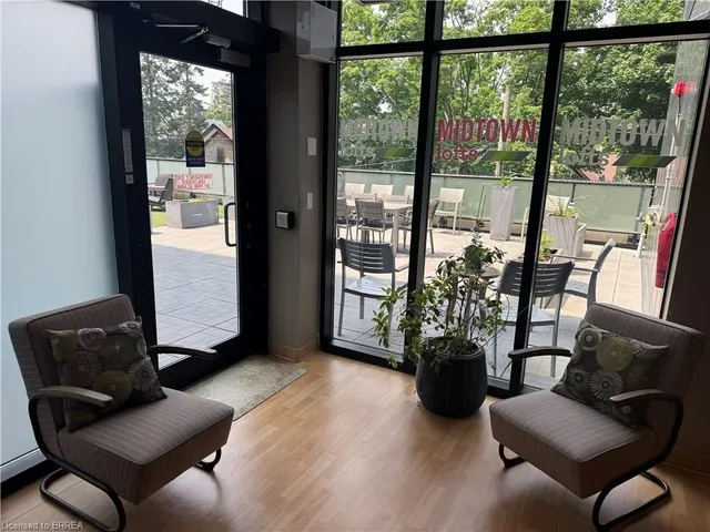 Additional image 16 of 690 King St Unit 406