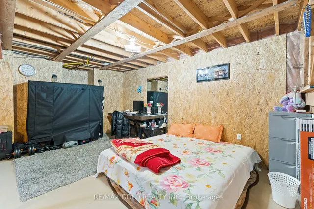 Additional image 33 of 14 Twisted Oak St