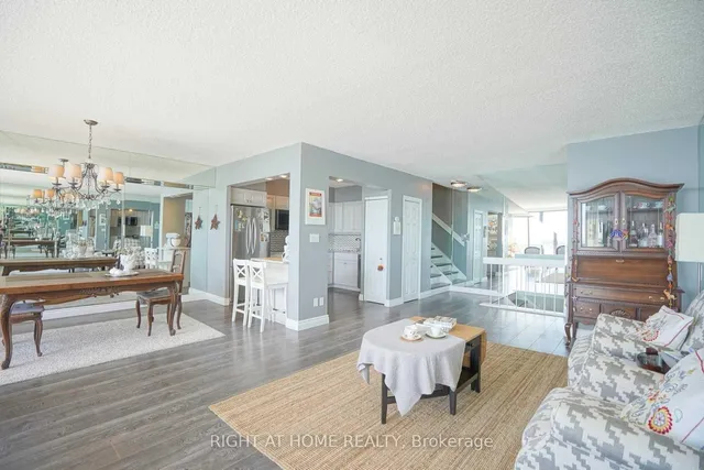 Additional image 4 of 33 Harbour Sq Unit 2212