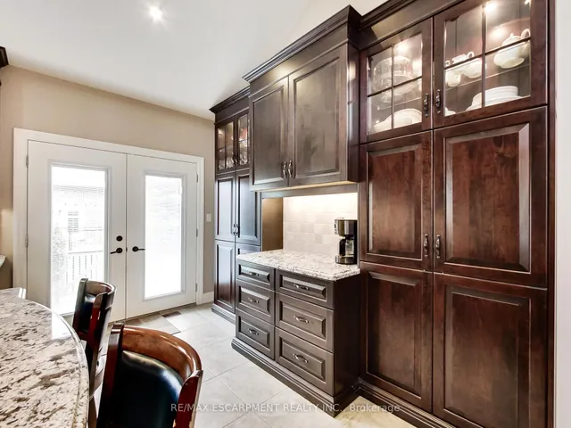 Additional image 18 of 89 Toulon Ave