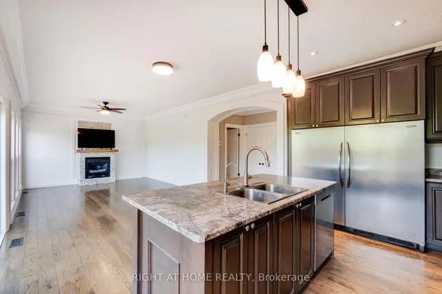 Additional image 18 of 34 Parkvale Dr