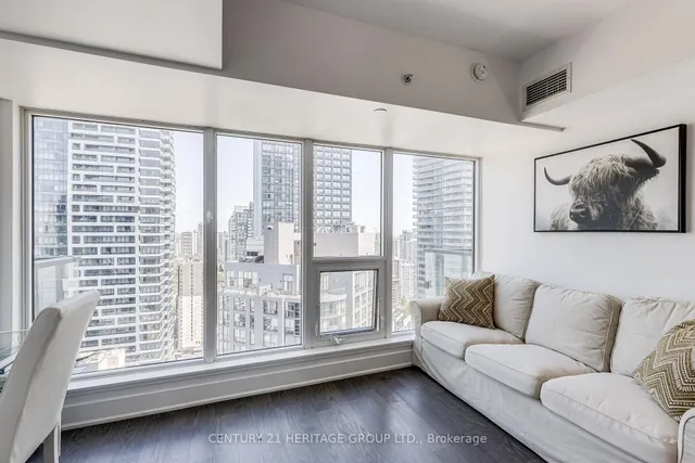 Additional image 9 of 955 BAY St Unit 2915