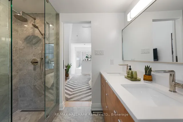 Additional image 33 of 95 Summerhill Ave Unit 11